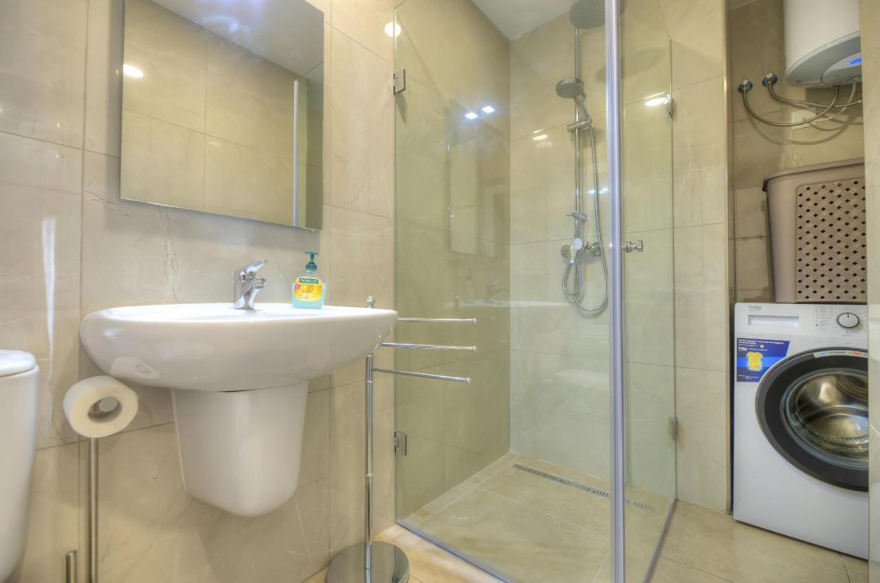 Brand New And Tastefully Furnished 2 Bedroom Apartment Ddif1-2 Gzira Dış mekan fotoğraf